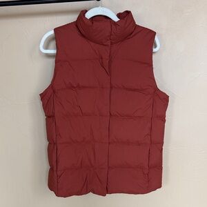 Women’s Mountain Hardwear Down Vest - M